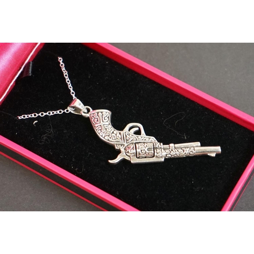 308 - Unusual silver pistol pendant necklace