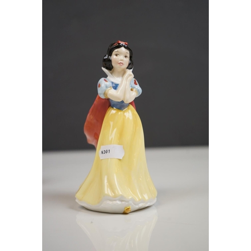 168 - Royal Doulton Set of Snow White and the Seven Dwarfs, model numbers SW9 to SW16, Snow White 15cms hi... 