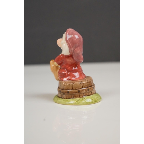 168 - Royal Doulton Set of Snow White and the Seven Dwarfs, model numbers SW9 to SW16, Snow White 15cms hi... 