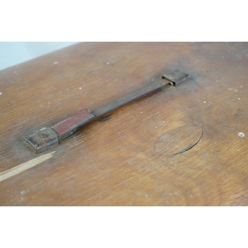 373 - A vintage wooden pet / cat carrier.