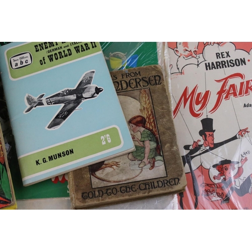 135 - Collection of Children's Comics and Annuals including Beano, Spider-man, Disney, etc