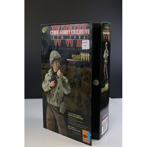 437 - A Dragon Model's 1/6th scale WW2 model of US Army squad leader 