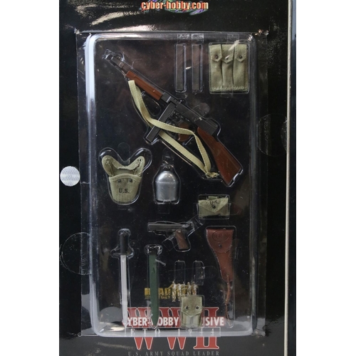 437 - A Dragon Model's 1/6th scale WW2 model of US Army squad leader 