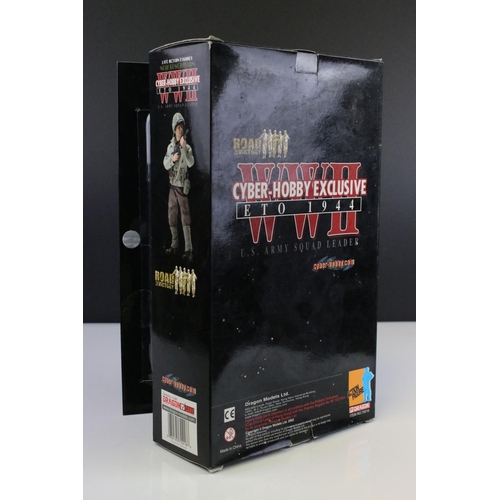 437 - A Dragon Model's 1/6th scale WW2 model of US Army squad leader 