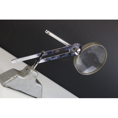 450 - Desk magnifying glass with adjustable weighted base