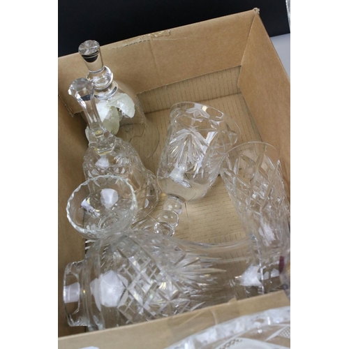 461 - A large collection of mainly crystal cut glass to include vases, bowls and glasses.