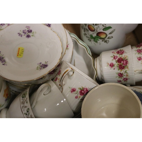 468 - Selection of vintage china to include Crown Ducal, Swinnerton. Stavangerflint Norway, J & G Meakin, ... 