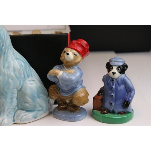 69 - Collection of Ceramic Animals including Szeiler, Beswick, Wade, Sylvac style (approx. 29 in total)