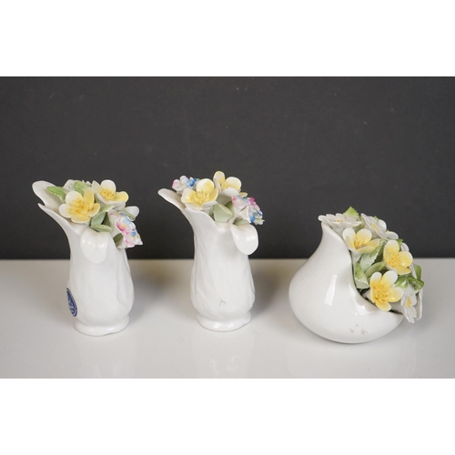 410 - A collection of mixed ceramics and glass ware to include Royal Doulton flower baskets and glass pape... 