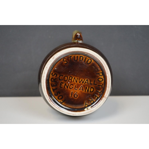 410 - A collection of mixed ceramics and glass ware to include Royal Doulton flower baskets and glass pape... 