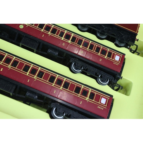 11 - Boxed Hornby OO gauge RS609 Express Passenger Set with smoke, with Duchess of Kent locomotive, 2 x c... 