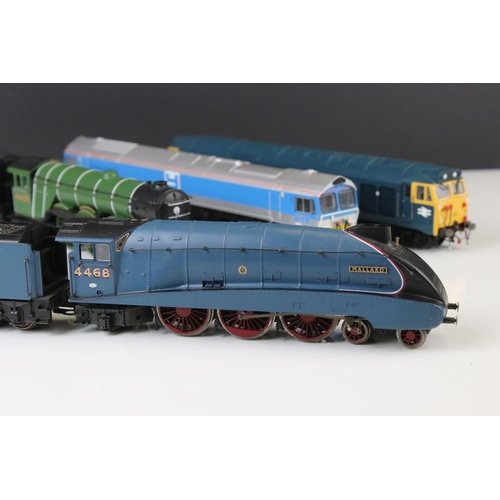 45 - Four OO gauge locomotives to include 3 x Hornby (Flying Scotsman, Yeoman Kenneth J Painter & Illustr... 