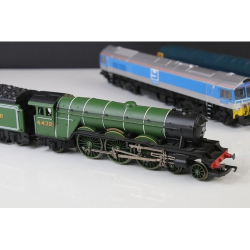 45 - Four OO gauge locomotives to include 3 x Hornby (Flying Scotsman, Yeoman Kenneth J Painter & Illustr... 