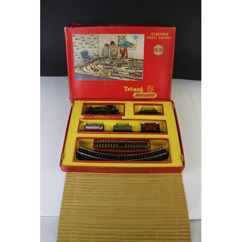 16 - Three boxed Triang OO gauge train sets to include RS25, RO and Princess Elizabeth set plus a boxed T... 