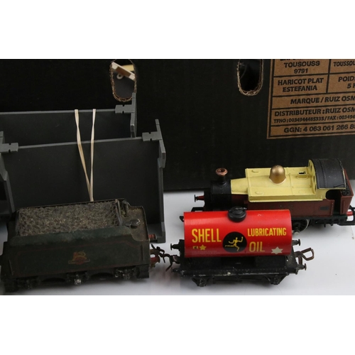 34 - Quantity of OO gauge model railway to include 16 x items of rolling stock, Transformers, tenders, lo... 