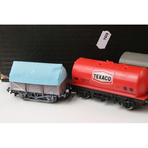 44 - 29 OO gauge items of rolling stock to include Hornby, Triang and Bachmann featuring coaches, Royal M... 