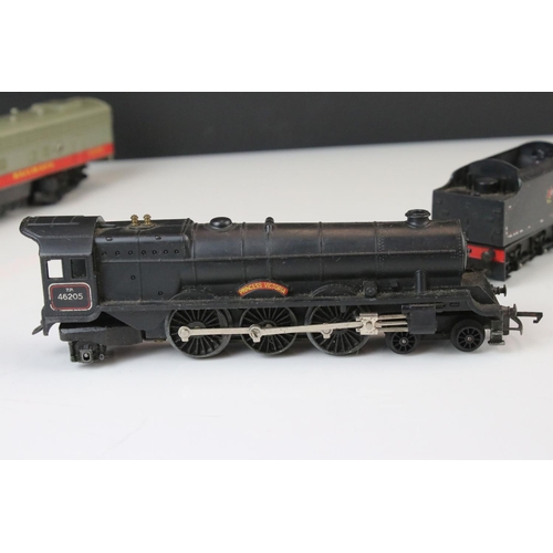 50 - Six Triang OO gauge locomotives to include Princess Elizabeth, Princess Victoria, 2 x 0-6-0 etc, wit... 