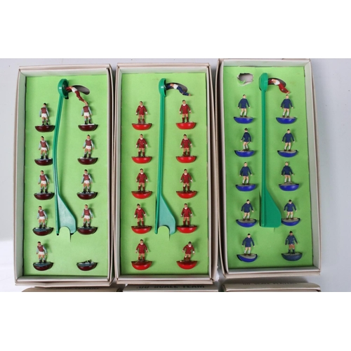 207 - Subbuteo - Five boxed HW Subbuteo teams to include Manchester City, Liverpool (some reglues), Leeds ... 