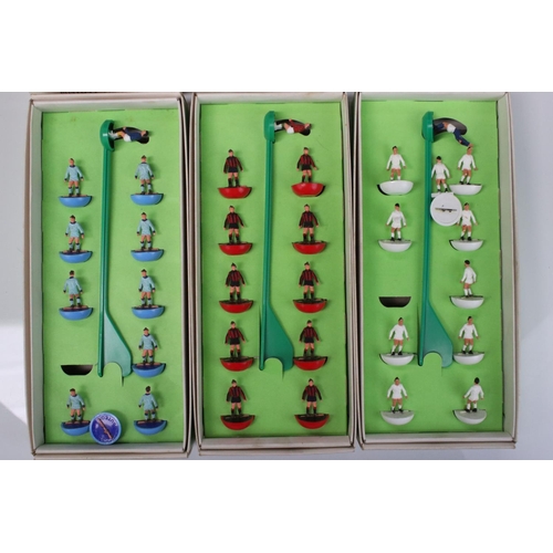 207 - Subbuteo - Five boxed HW Subbuteo teams to include Manchester City, Liverpool (some reglues), Leeds ... 
