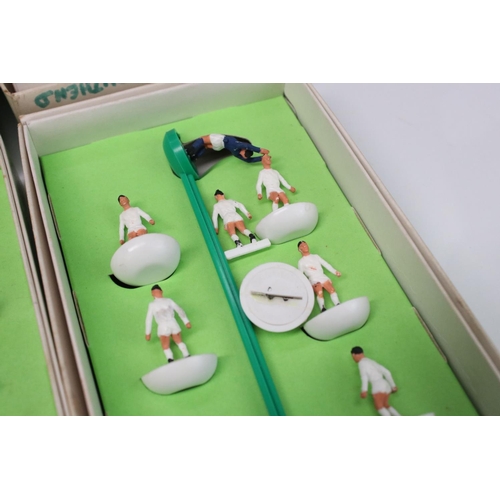 207 - Subbuteo - Five boxed HW Subbuteo teams to include Manchester City, Liverpool (some reglues), Leeds ... 