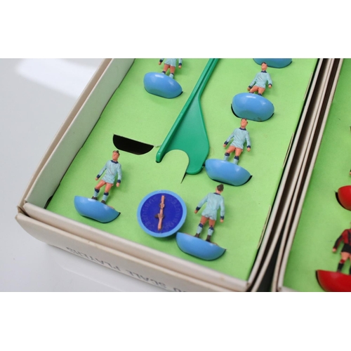 207 - Subbuteo - Five boxed HW Subbuteo teams to include Manchester City, Liverpool (some reglues), Leeds ... 
