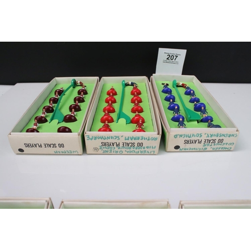 207 - Subbuteo - Five boxed HW Subbuteo teams to include Manchester City, Liverpool (some reglues), Leeds ... 
