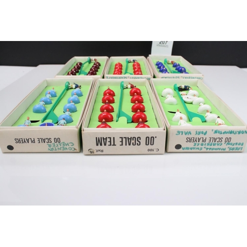 207 - Subbuteo - Five boxed HW Subbuteo teams to include Manchester City, Liverpool (some reglues), Leeds ... 