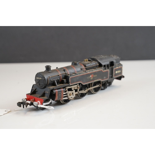 102 - Two boxed Hornby Dublo locomotives to include Duchess of Montrose within a 3211 Mallard box and 3218... 