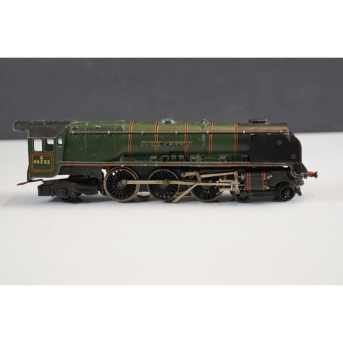 102 - Two boxed Hornby Dublo locomotives to include Duchess of Montrose within a 3211 Mallard box and 3218... 