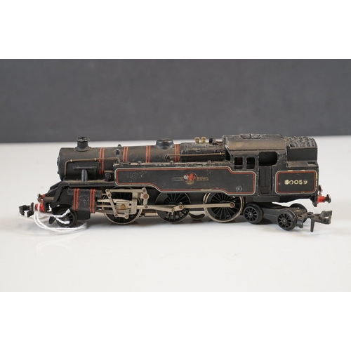 102 - Two boxed Hornby Dublo locomotives to include Duchess of Montrose within a 3211 Mallard box and 3218... 