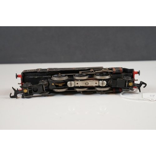 102 - Two boxed Hornby Dublo locomotives to include Duchess of Montrose within a 3211 Mallard box and 3218... 