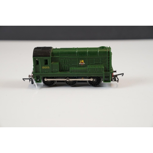 105 - Two boxed Triang OO gauge locomotives to include R53 4-6-2 Princess Elizabeth locomotive in green li... 