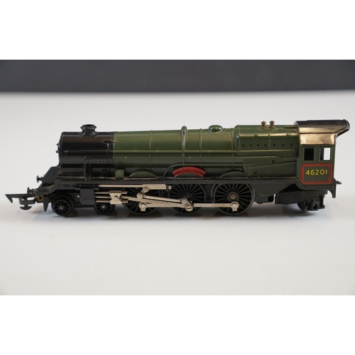 105 - Two boxed Triang OO gauge locomotives to include R53 4-6-2 Princess Elizabeth locomotive in green li... 