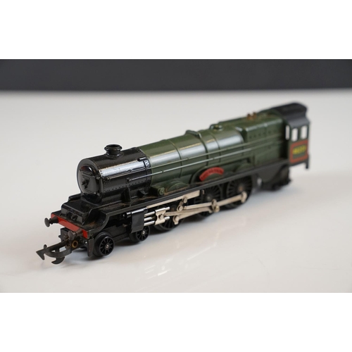 105 - Two boxed Triang OO gauge locomotives to include R53 4-6-2 Princess Elizabeth locomotive in green li... 