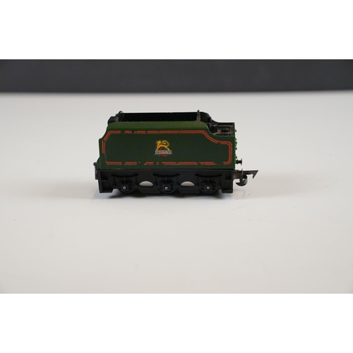 105 - Two boxed Triang OO gauge locomotives to include R53 4-6-2 Princess Elizabeth locomotive in green li... 