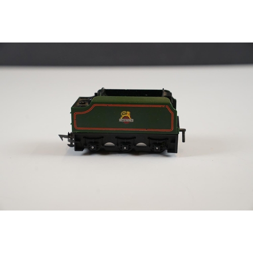 105 - Two boxed Triang OO gauge locomotives to include R53 4-6-2 Princess Elizabeth locomotive in green li... 