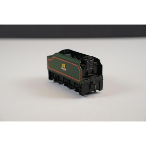 105 - Two boxed Triang OO gauge locomotives to include R53 4-6-2 Princess Elizabeth locomotive in green li... 