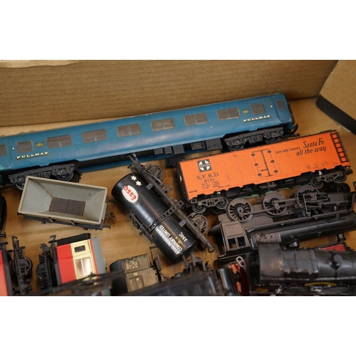 62 - 16 OO gauge items of rolling stock to include Hornby and Kitmaster plus a group of plastic kit built... 