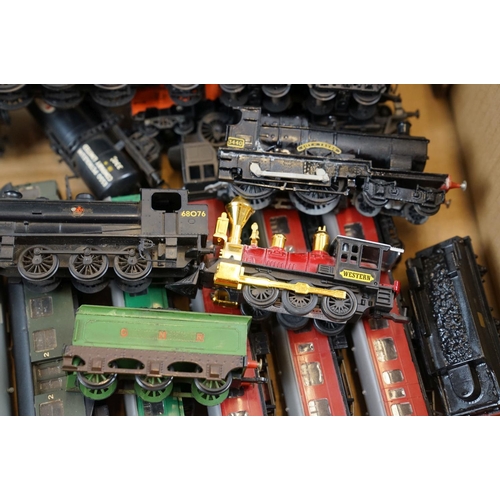 62 - 16 OO gauge items of rolling stock to include Hornby and Kitmaster plus a group of plastic kit built... 