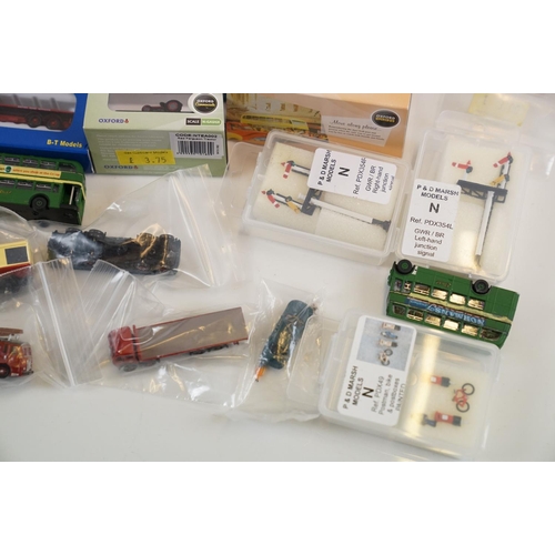 93 - Quantity of N gauge scenery and trackside accessories to include mainly boxed items, features P&D mo... 