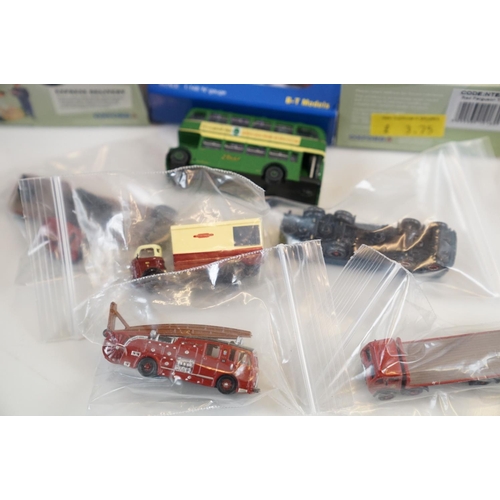 93 - Quantity of N gauge scenery and trackside accessories to include mainly boxed items, features P&D mo... 