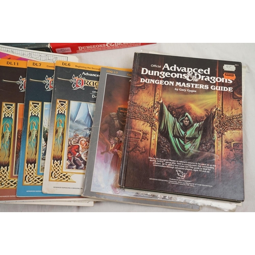 217 - 26 x TSR Dungeons and Dragons rule books and campaign sets to include Forgotten Realms, Queen of the... 