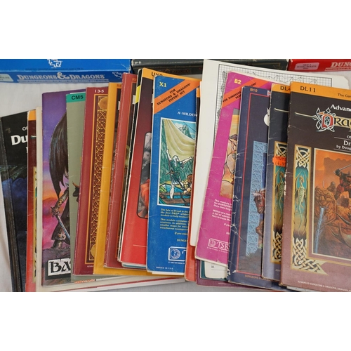 217 - 26 x TSR Dungeons and Dragons rule books and campaign sets to include Forgotten Realms, Queen of the... 