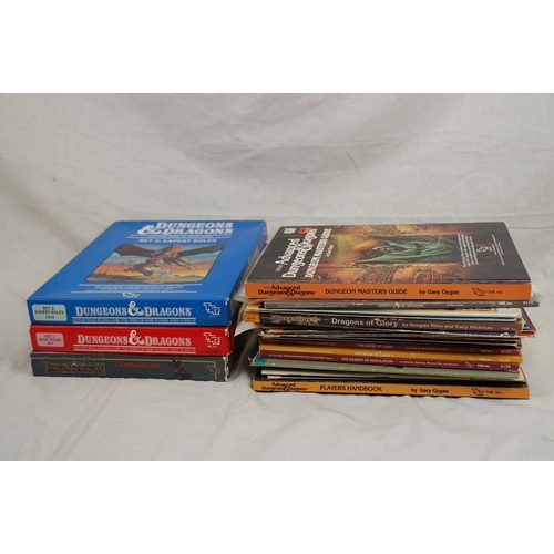 217 - 26 x TSR Dungeons and Dragons rule books and campaign sets to include Forgotten Realms, Queen of the... 