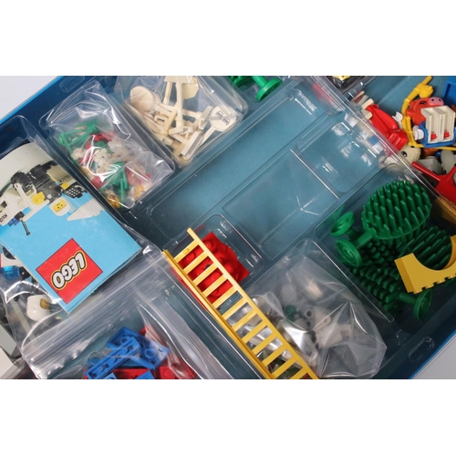 183 - A large collection of Lego to include set 6380 Ambulance Station, 6372 Cottage, 6501 Black Car, 6522... 