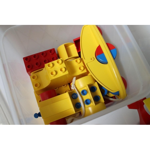 183 - A large collection of Lego to include set 6380 Ambulance Station, 6372 Cottage, 6501 Black Car, 6522... 