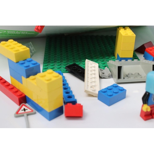 222 - Lego - Quantity of circa 1980s Lego bricks and accessories