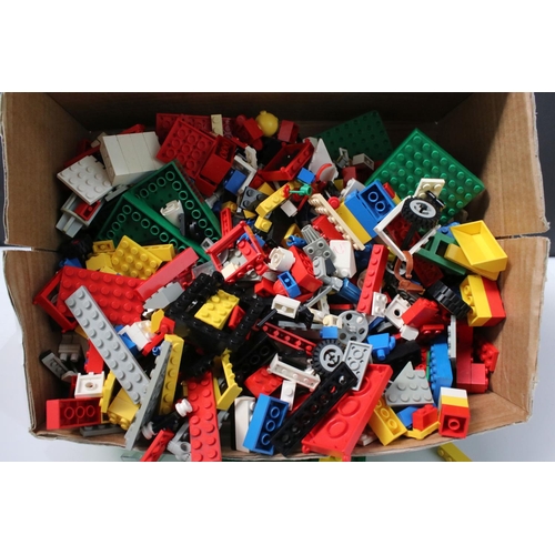 222 - Lego - Quantity of circa 1980s Lego bricks and accessories