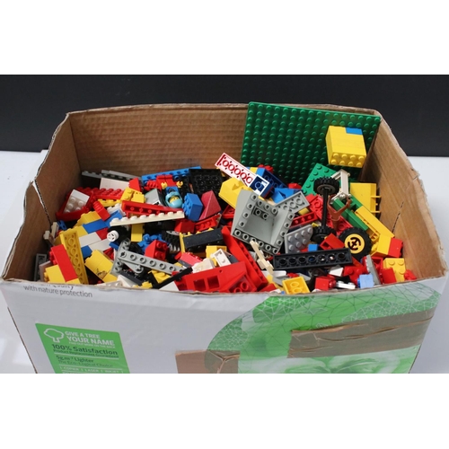 222 - Lego - Quantity of circa 1980s Lego bricks and accessories