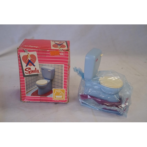 186 - A collection of vintage 1980's Sindy accessories to include 44486 Washing machine unit, 44487 Fridge... 